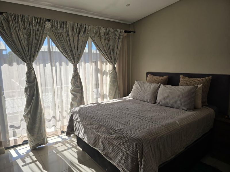 Modern 4-Bedroom Duplex to Rent in Mods@Willows - Photo 8