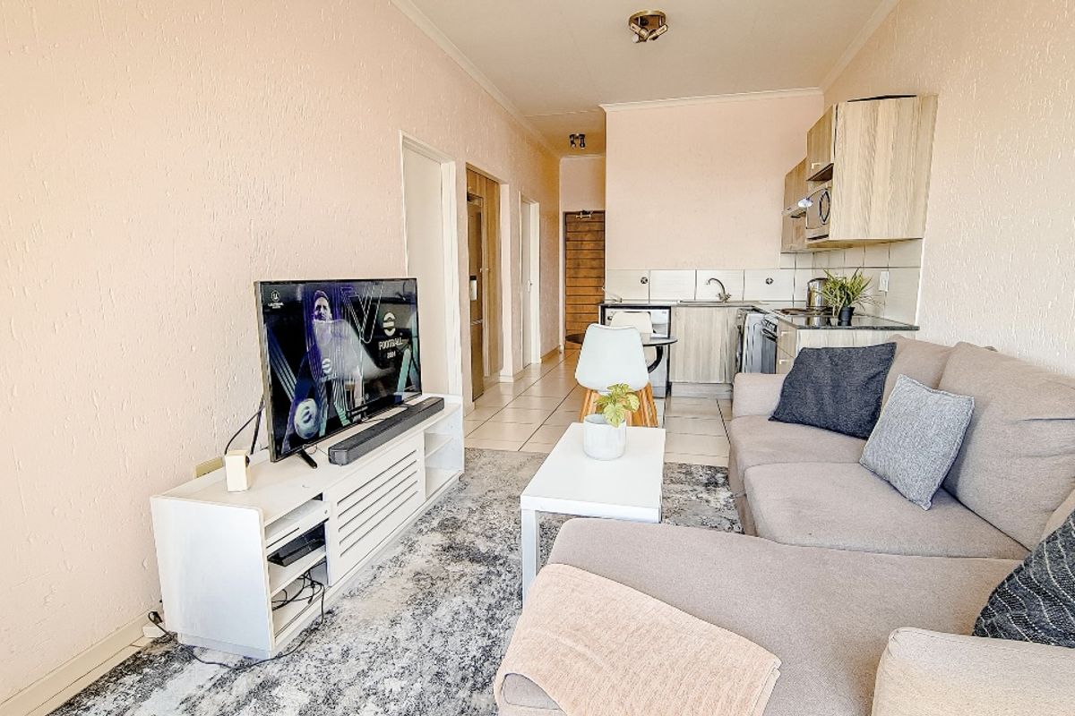 2 bed apartment - now available - Photo 4