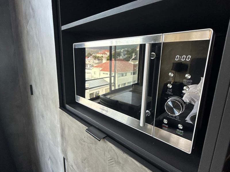 Cosy fully furnished studio in prime location - Photo 4