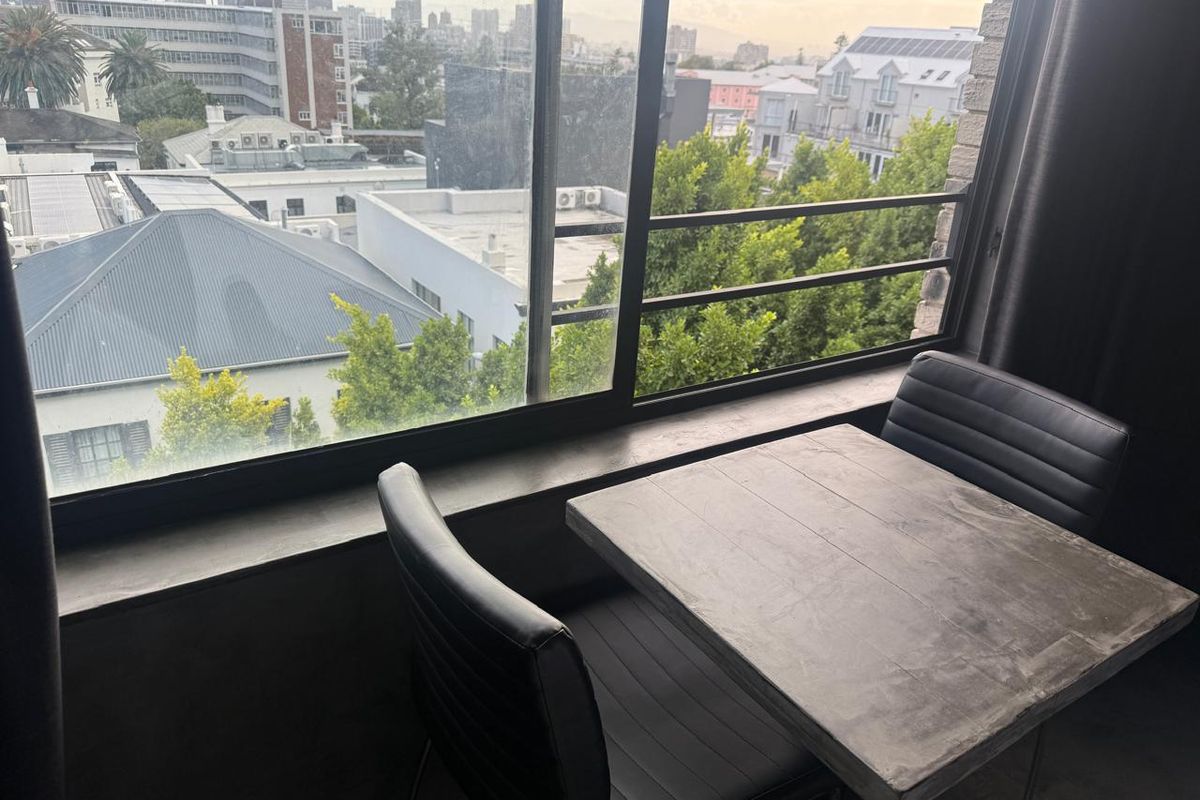 Cosy fully furnished studio in prime location - Photo 2