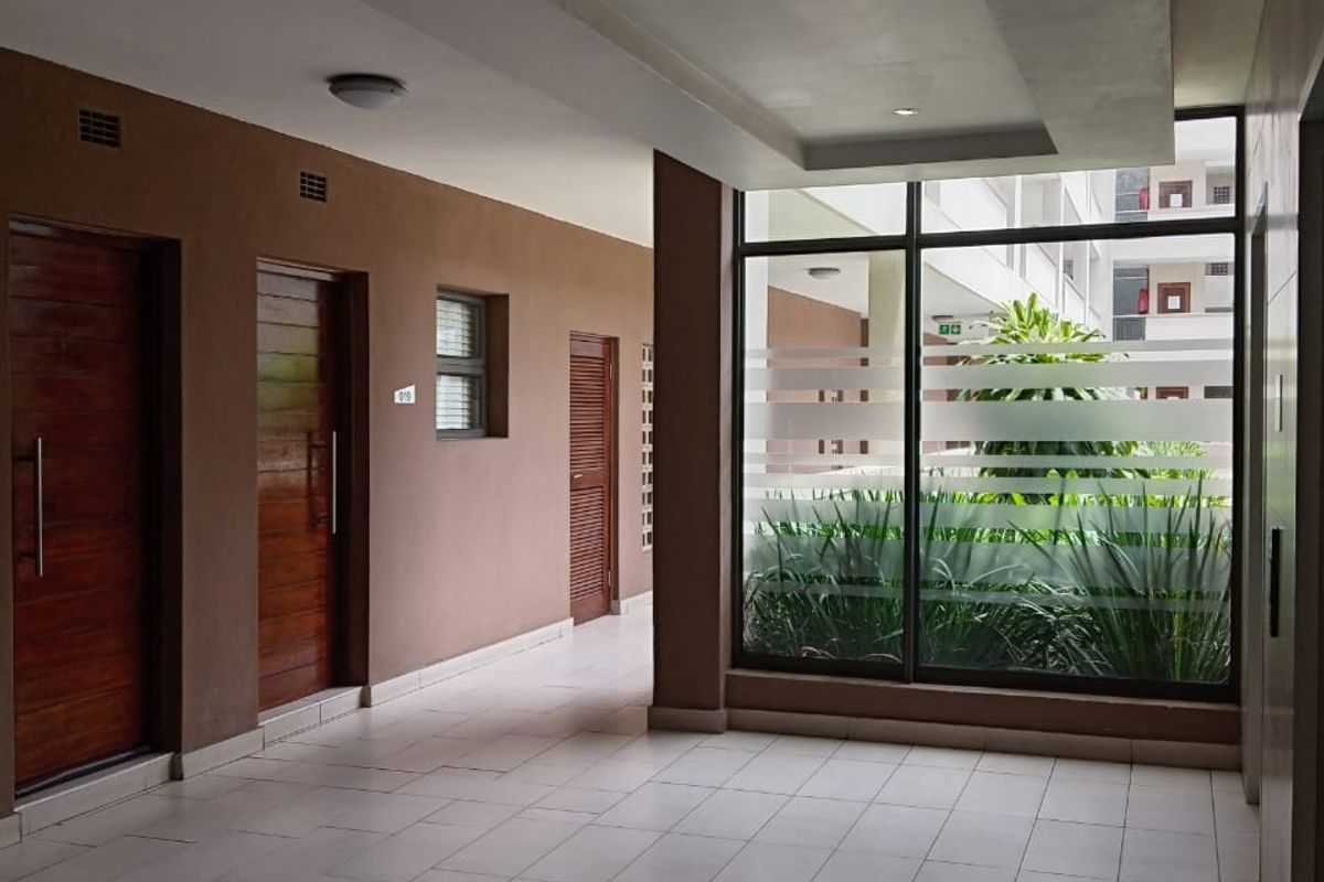 Luxurious 1 Bedroom Apartment in Umhlanga In the famous Ridge Town Central. - Photo 3