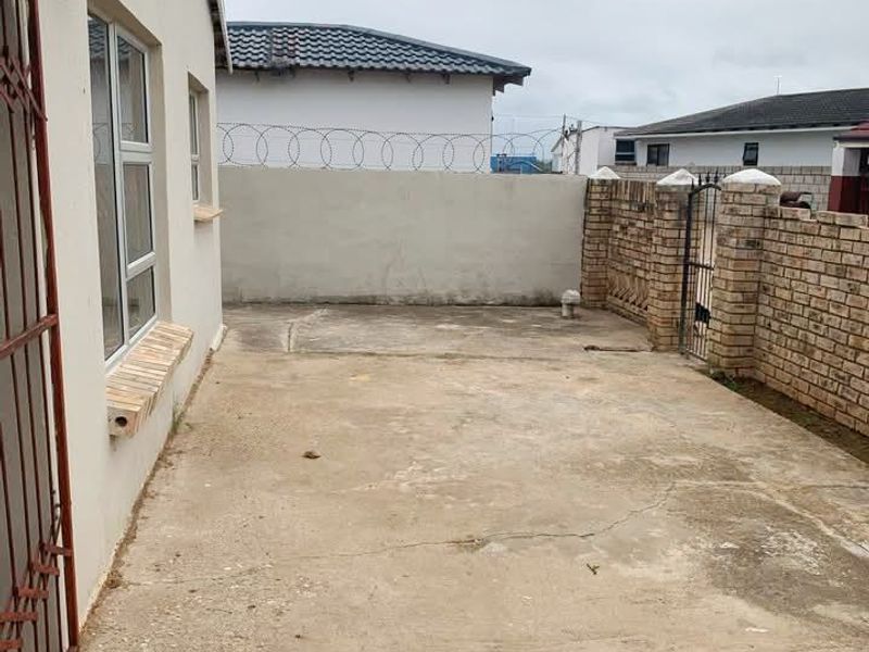2 BED 1 BATH HOUSE WITH FLATLET FOR SALE - Photo 2
