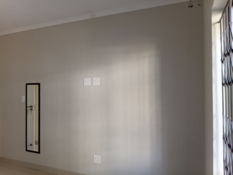*Modern 1-Bedroom Apartment for Sale – Ridge Town Central, Umhlanga Ridge* - Photo 4