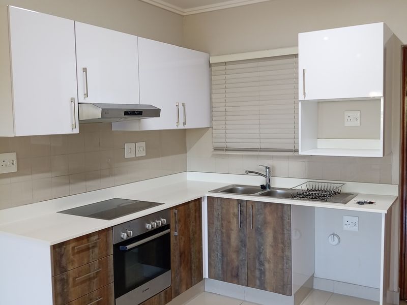 *Modern 1-Bedroom Apartment for Sale – Ridge Town Central, Umhlanga Ridge* - Photo 3
