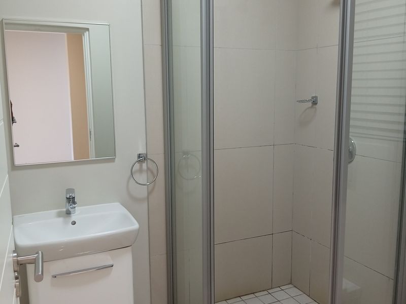*Modern 1-Bedroom Apartment for Sale – Ridge Town Central, Umhlanga Ridge* - Photo 7