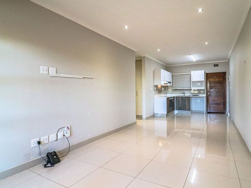 *Modern 1-Bedroom Apartment for Sale – Ridge Town Central, Umhlanga Ridge* - Photo 8