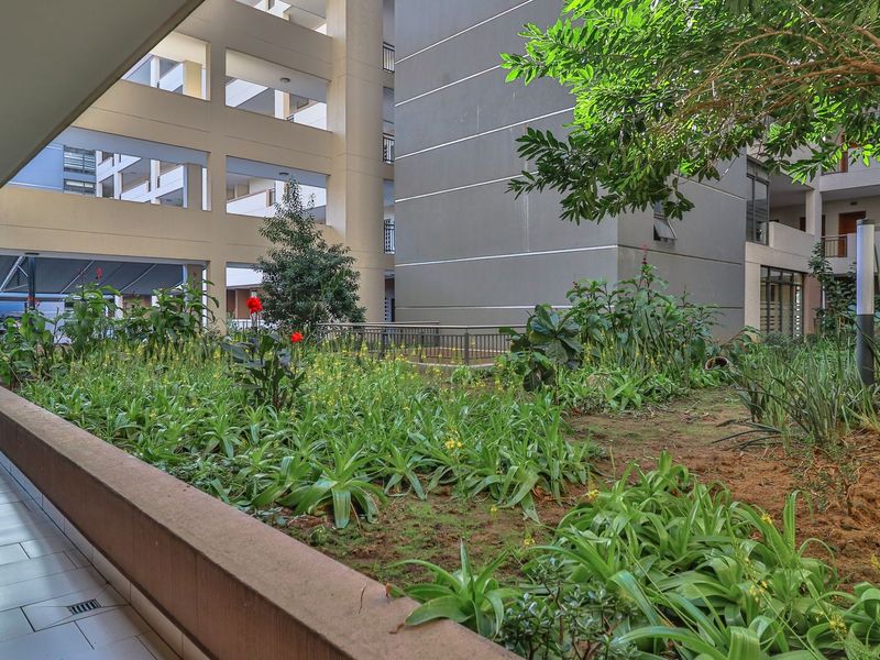 *Modern 1-Bedroom Apartment for Sale – Ridge Town Central, Umhlanga Ridge* - Photo 3