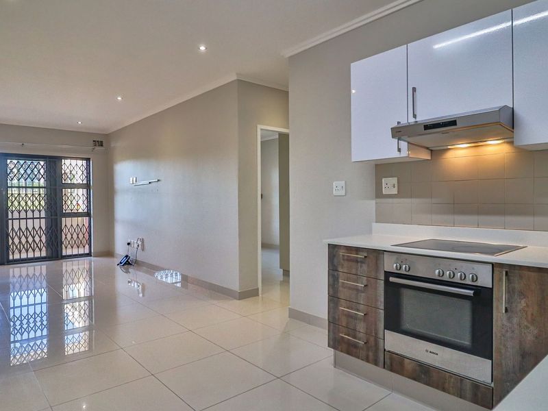*Modern 1-Bedroom Apartment for Sale – Ridge Town Central, Umhlanga Ridge* - Photo 5