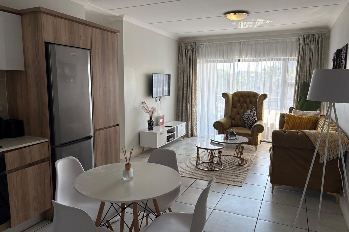 2 Bedroom Apartment - Photo 3