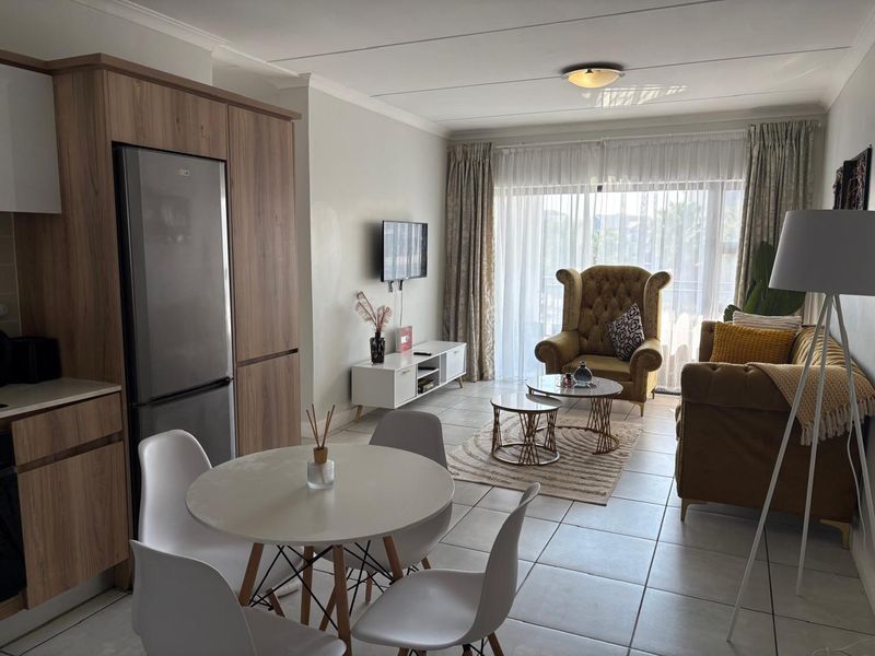 2 Bedroom Apartment - Photo 3