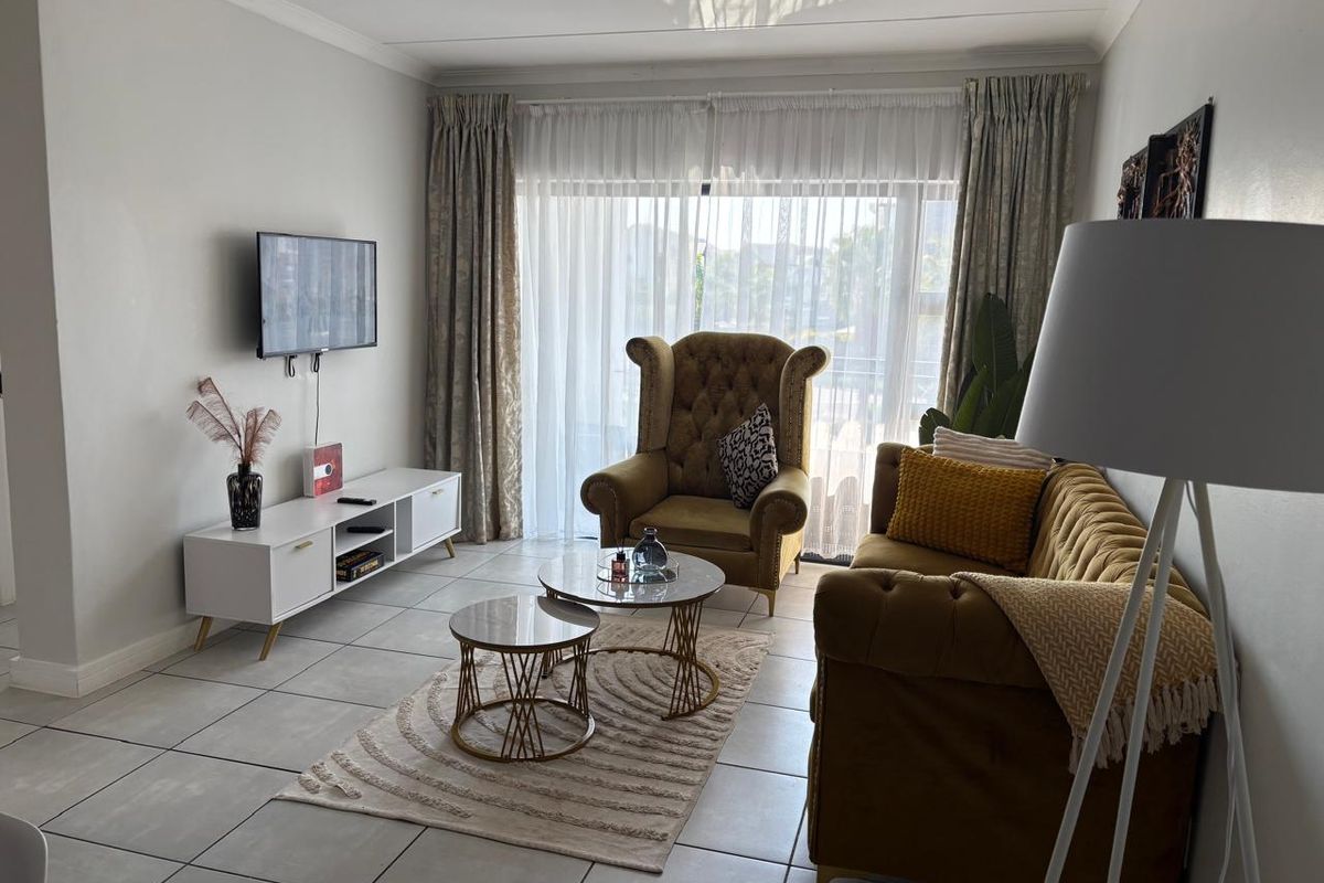 2 Bedroom Apartment - Photo 2