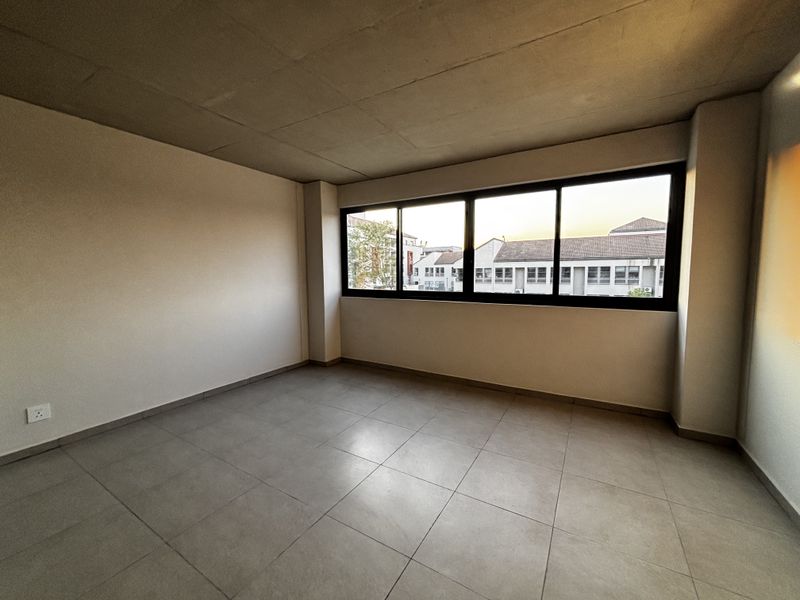 ENOURMOUS PENTHOUSE FEEL APARTMENT - Photo 10
