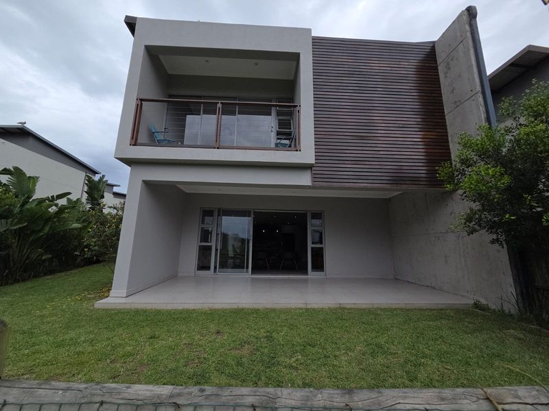 Modern 3 bedroom Home in Prestigious Palm Lakes Estate - Photo 1