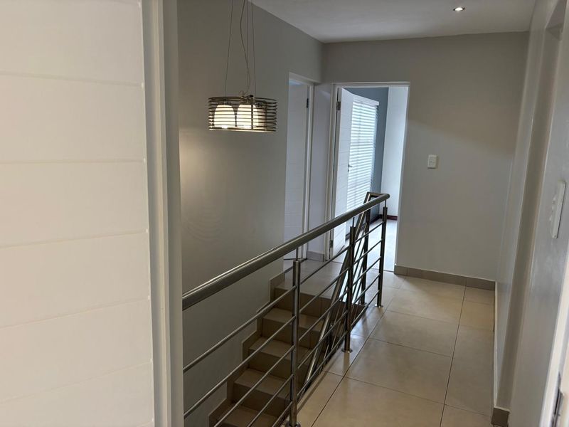 3 Bedroom Duplex - Photo 8