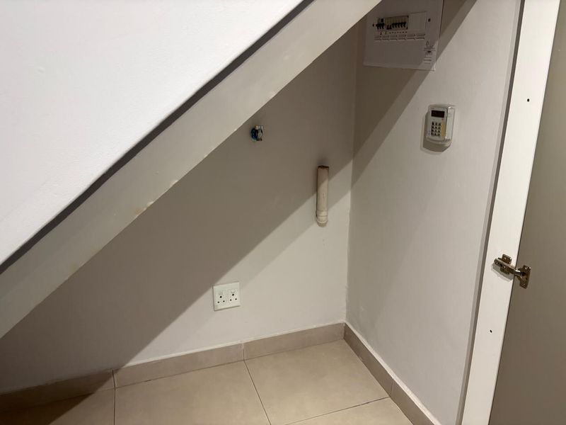 3 Bedroom Duplex - Photo 5