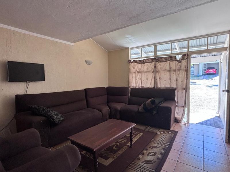 3 BEDROOM HOUSE TO LET - Photo 4