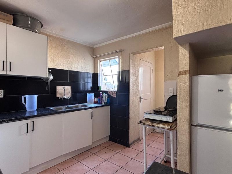 3 BEDROOM HOUSE TO LET - Photo 3