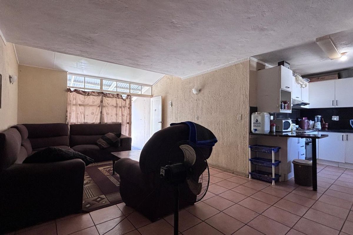 3 BEDROOM HOUSE TO LET - Photo 5