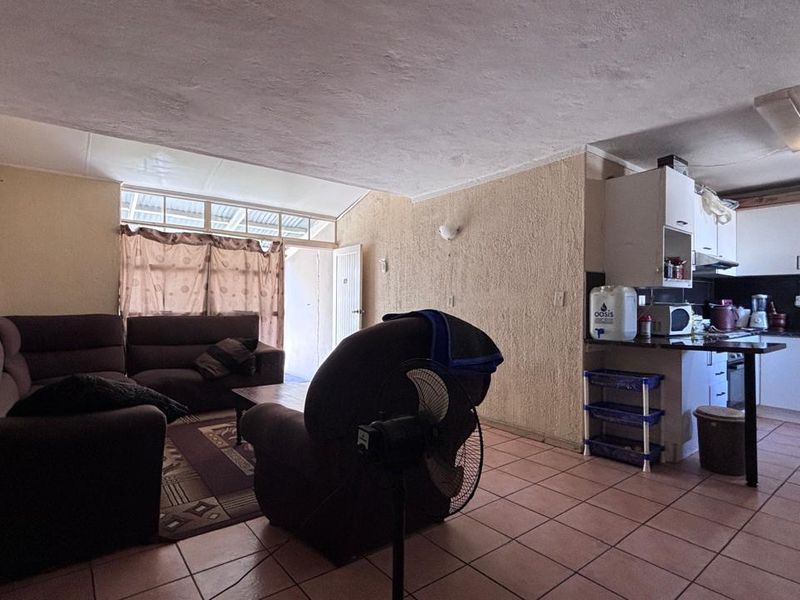 3 BEDROOM HOUSE TO LET - Photo 5