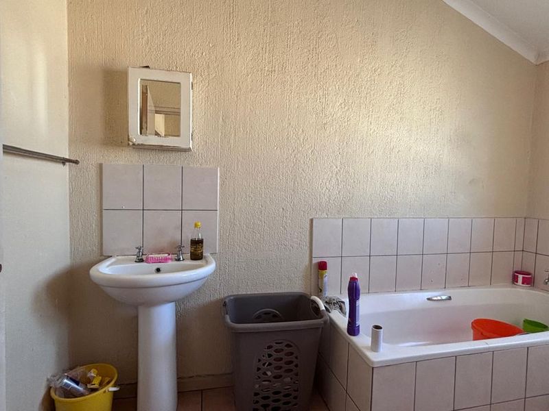 3 BEDROOM HOUSE TO LET - Photo 10