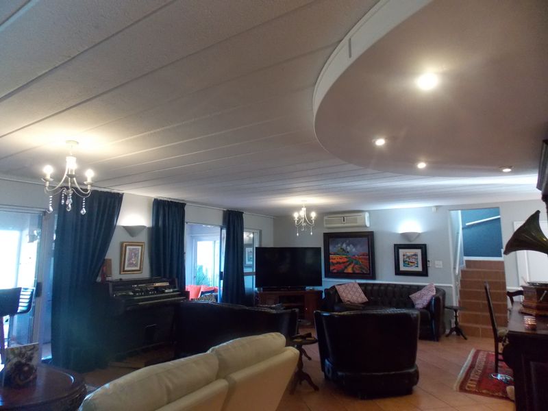THE CROWN JEWEL OF CARIBBEAN BEACH CLUB ESTATE - Photo 7