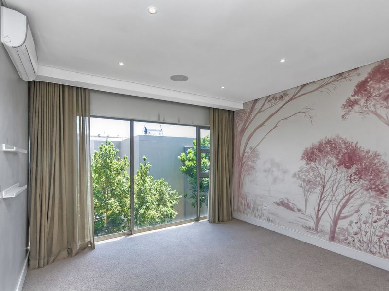 4/5 rn ENSUITE NICHE LUXURY HOME - Photo 10