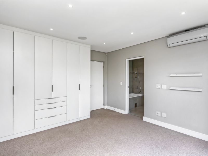 4/5 rn ENSUITE NICHE LUXURY HOME - Photo 9