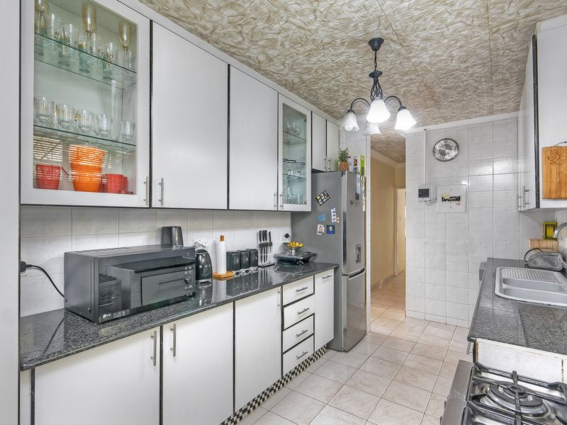EXPEREINCE COMFORTABLE FAMILY LIVING IN THIS SPACIOUS  & WELL-DESIGNED CLUSTER STYLE HOME... - Photo 10