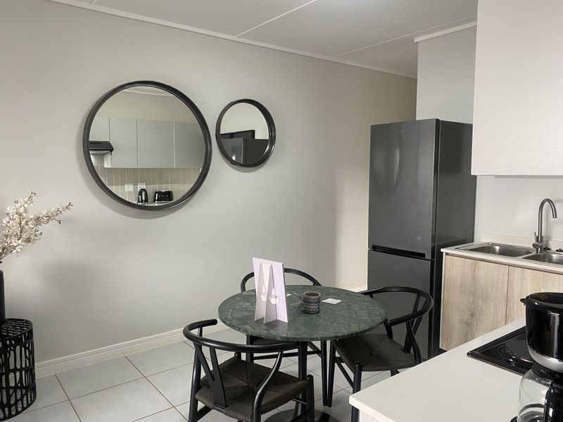 3 bedroom Apartment - Photo 2