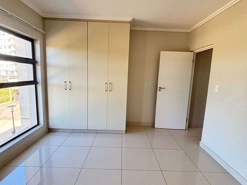 Headline: 🏙️ Umhlanga Ridge Gem – 2 Bed, 2 Bath – R14,000/m - Photo 9