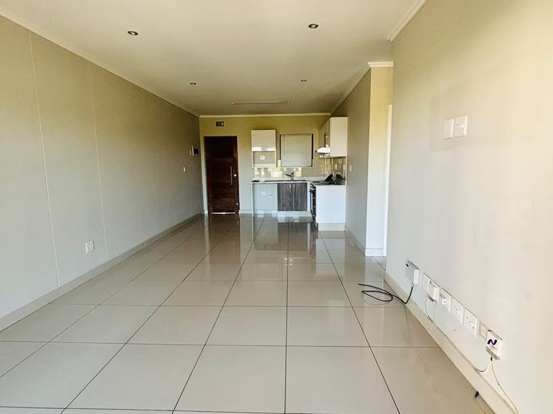 Headline: 🏙️ Umhlanga Ridge Gem – 2 Bed, 2 Bath – R14,000/m - Photo 8