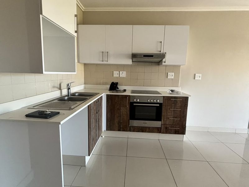 Headline: 🏙️ Umhlanga Ridge Gem – 2 Bed, 2 Bath – R14,000/m - Photo 7