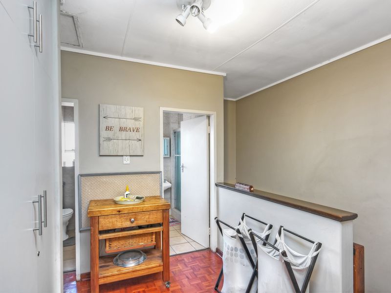STEP INTO COMFORT AND STYLE WITH THIS SPACIOUS DUPLEX UNIT, PERFECT FOR A FAMILY LIVING!!! - Photo 10