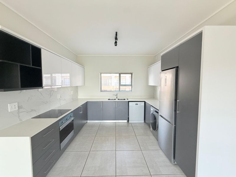 Spacious 2-Bedroom, 2-Bathroom Garden Apartment – Izinga Eco Estate, Umhlanga - Photo 5