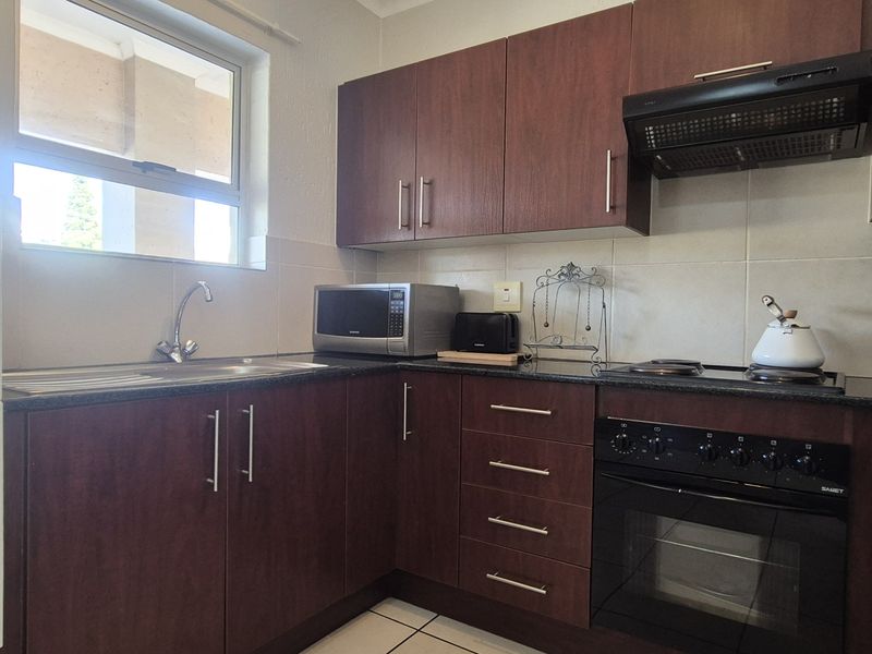 High-Yield Investment: Secure 1-Bedroom Apartment on 3rd Floor with Excellent Existing Tenant - Photo 8