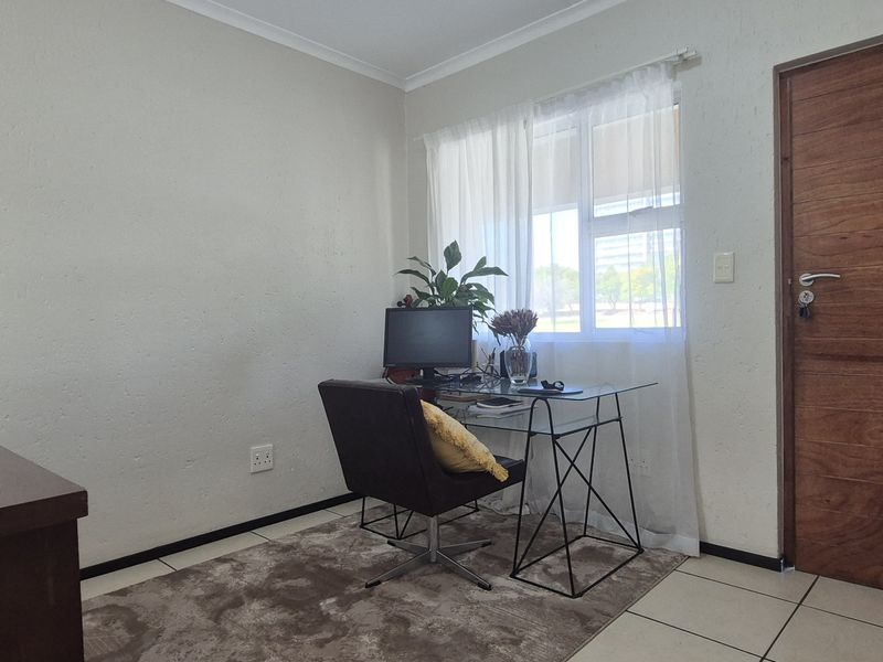High-Yield Investment: Secure 1-Bedroom Apartment on 3rd Floor with Excellent Existing Tenant - Photo 7