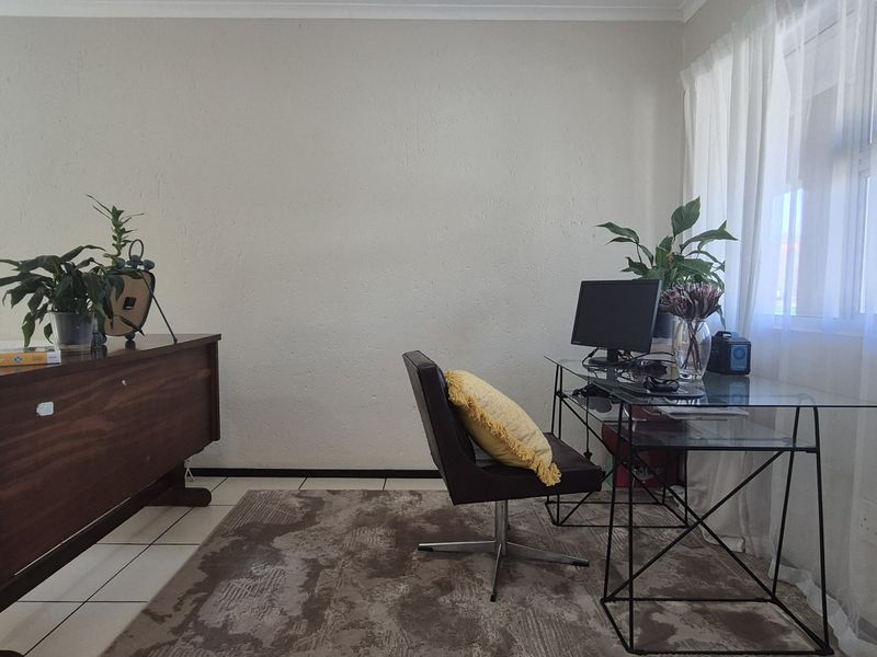 High-Yield Investment: Secure 1-Bedroom Apartment on 3rd Floor with Excellent Existing Tenant - Photo 6