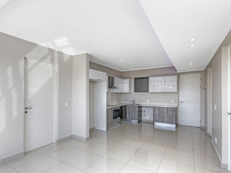 Crisp Clean 2 Bed 2 Bath Beauty - Photo 4