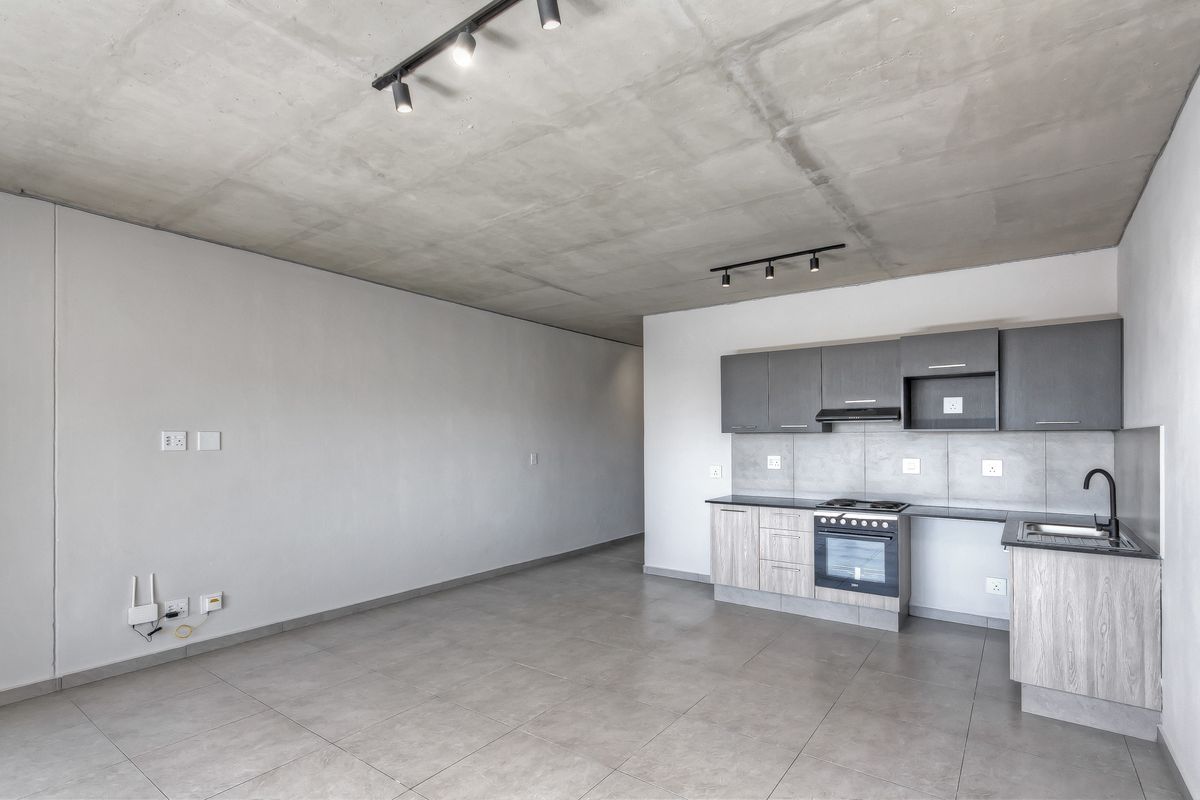Why live in a shoebox !! 95 sqm one bedroom - Photo 3