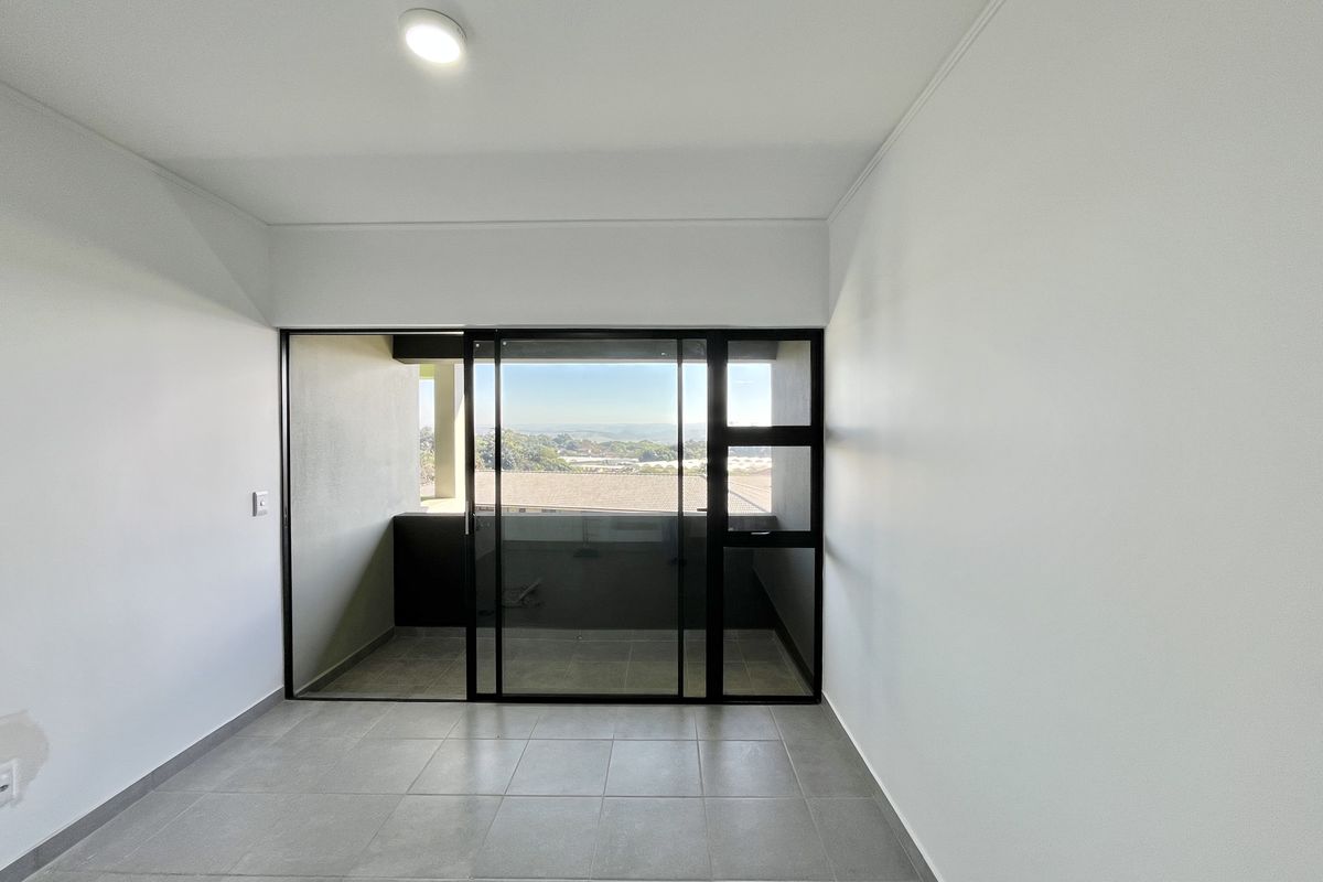 Brand-New Top Floor Living in Sheffield Hills - Photo 2