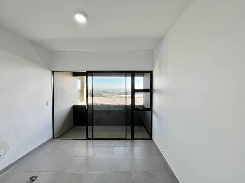 Brand-New Top Floor Living in Sheffield Hills - Photo 2