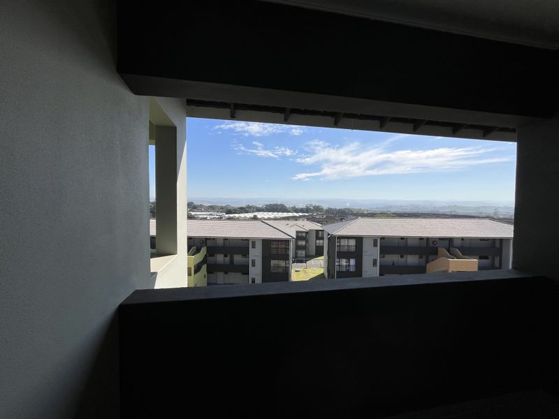 Brand-New Top Floor Living in Sheffield Hills - Photo 8