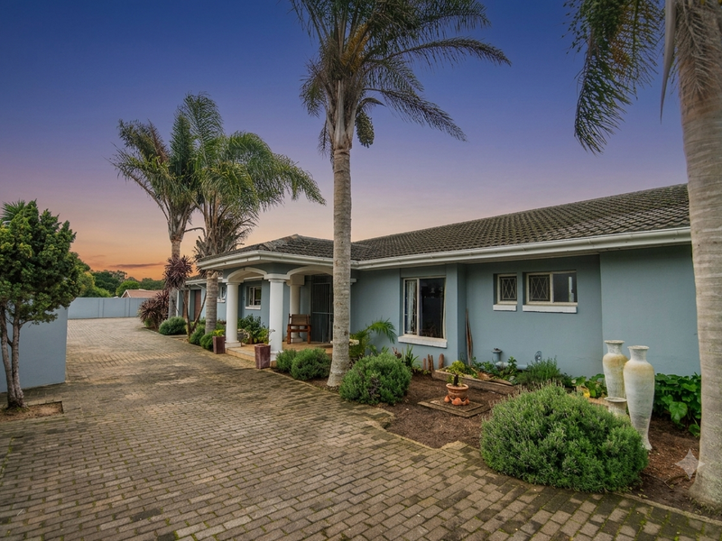 Unrivaled Landmass and Strategic Dual-Utility in Sunridge Park - Photo 1