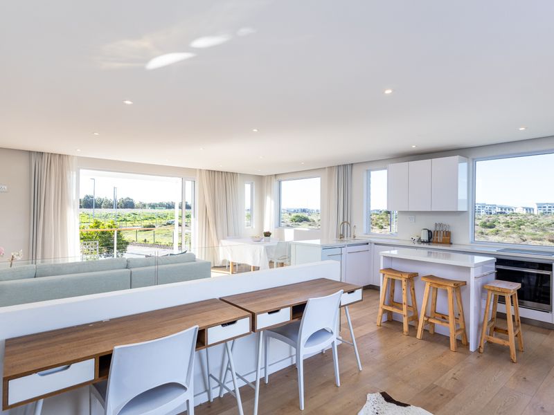 Experience Contemporary Luxury and Refined Living in Sought after Sageood Estate! - Photo 2