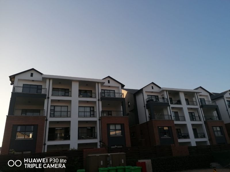 Apartment Rental Monthly In Pretoria - Photo 4