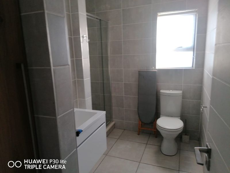 Apartment Rental Monthly In Pretoria - Photo 10