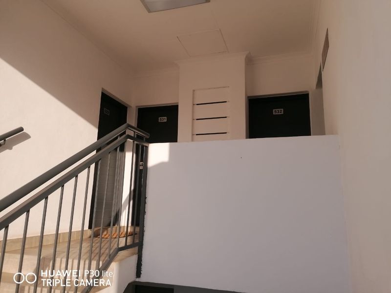 Apartment Rental Monthly In Pretoria - Photo 8