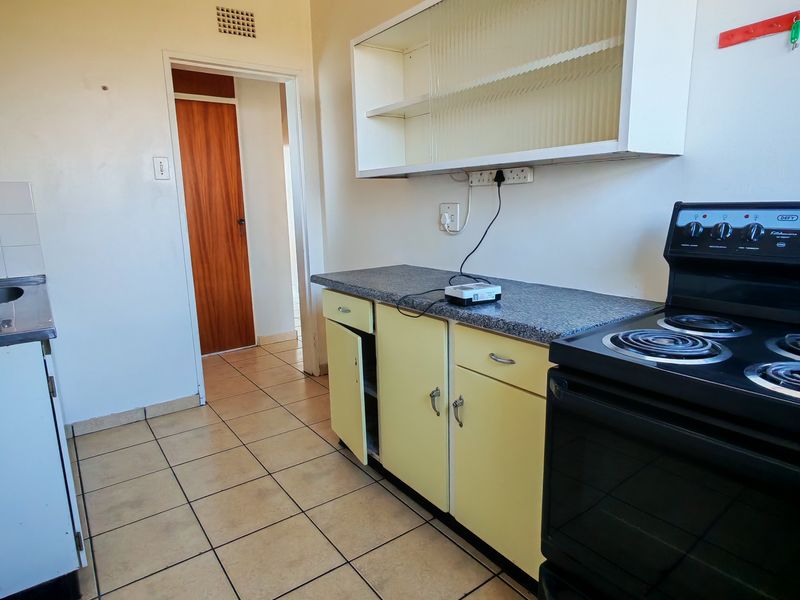 SUNNY 2 BED APARTMENT - Photo 7