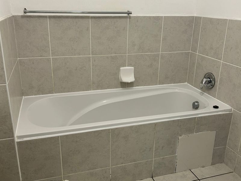 PAROW, Clarendon Square - 2 Bedroom apartment with allocated parking bay for rent - Photo 8