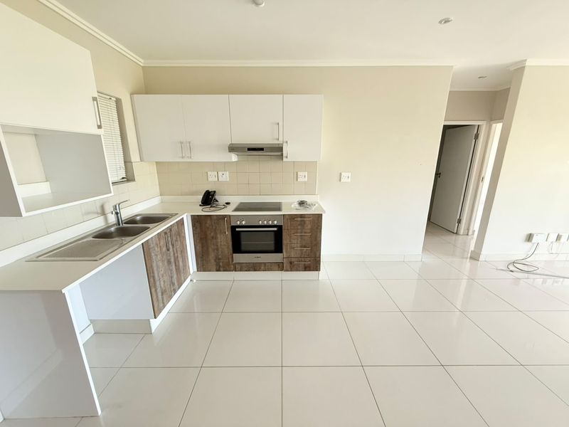 Modern 2-Bedroom Apartment to Rent in Ridge Town Central, Umhlanga - Photo 2